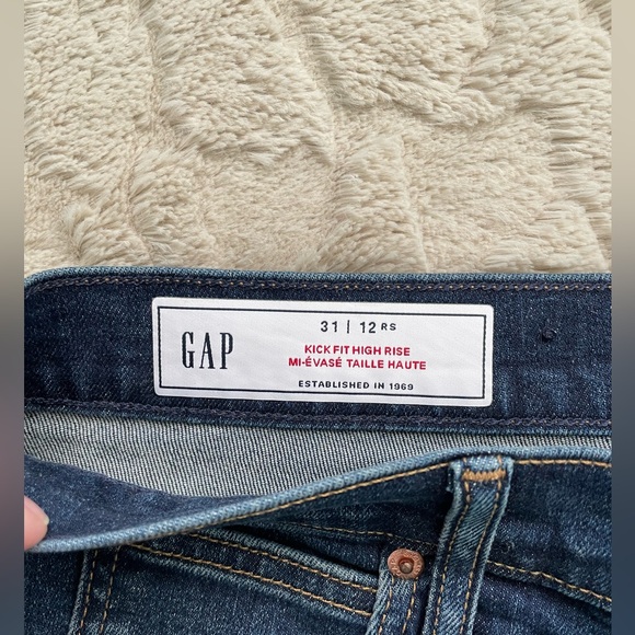 BNWOT Kick Fit High Rise Medium Wash Jeans - Picture 6 of 8